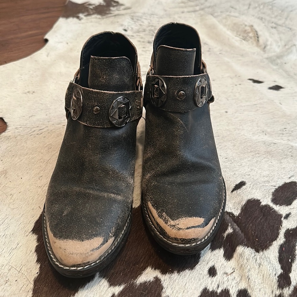 WOMEN'S CHINESE LAUNDRY AUSTIN WESTERN BOOTIES
